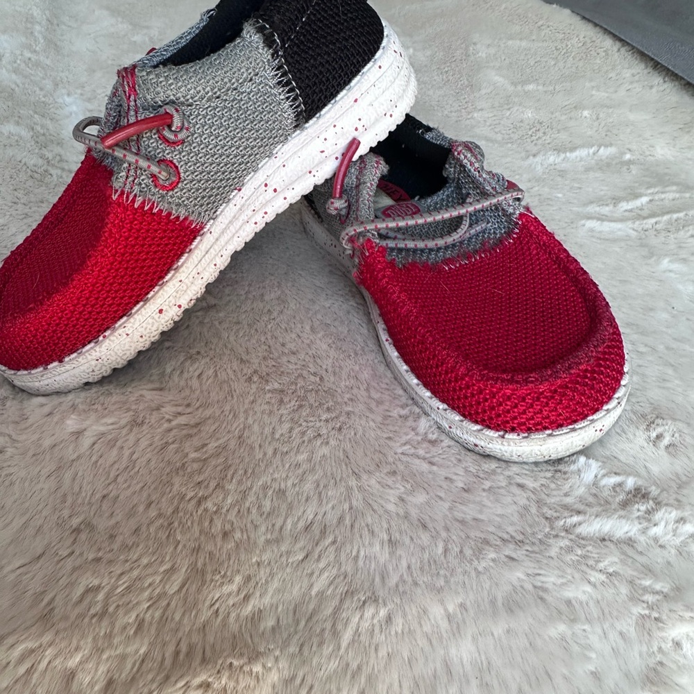 HEY DUDE~ Red & Gray Kids toddler Wally~ Tri Varsity mesh